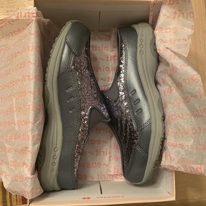 Women’s Easy Spirit Travel Slides